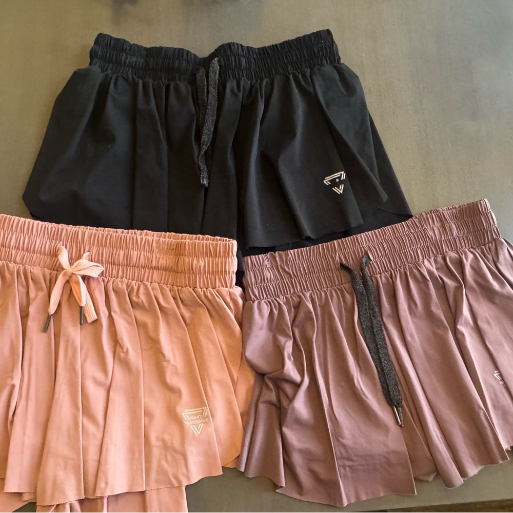 3 Women’s flowy shorts size medium